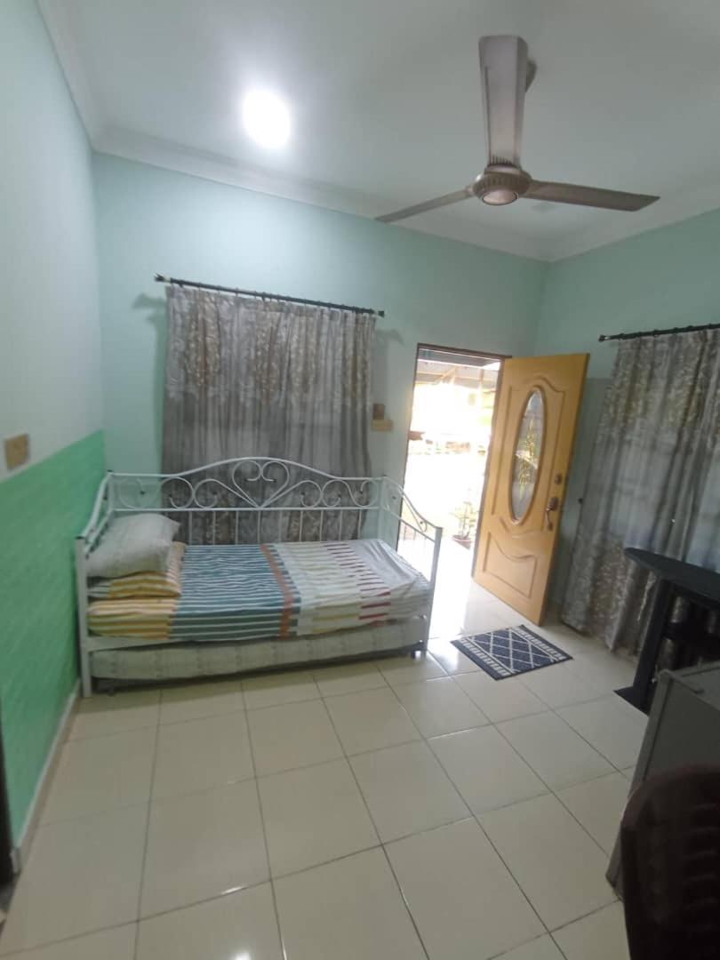 Homestay Sri Ladang Kuala Terengganu Exterior foto
